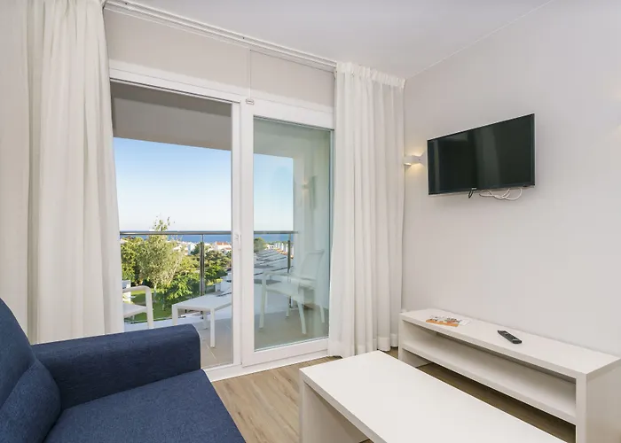 Minura Sur Menorca 蓬塔普里马